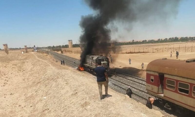 فاجعة في مصر.. مصرع 8 أشخاص في تفحم سيارة صدمها قطار