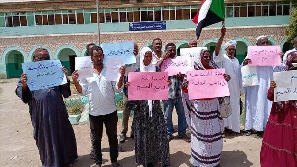 ولايات السودان تشهد أكبر “إضراب للمعلمين” في ظل تجاهل حكومي لمطالبهم… والخرطوم في الطريق