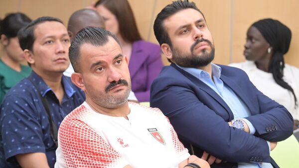 من ثلاث قارات إلى موسكو.. صحفيون شباب يواكبون ثورة الذكاء الاصطناعي في مجال الإعلام