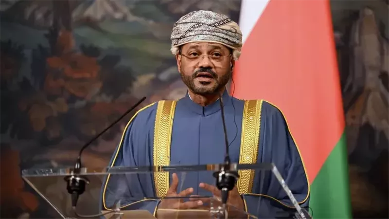 وزير الخارجية العمانى: لا رسوم عبور في مضيق هرمز بل خدمات طوعية مساندة للملاحة