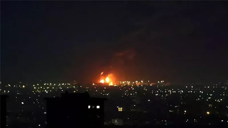 ردا على الغارات الليلية، الحرس الثوري يقصف مواقع تابعة للجيش الأمريكي بالمنطقة