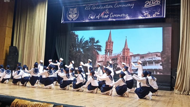 إنجازات «السيسي» في عيون الطلاب، مدارس الحسام تختتم أنشطتها بـ «ملحمة فنية» توثق مواقف مصر التاريخية