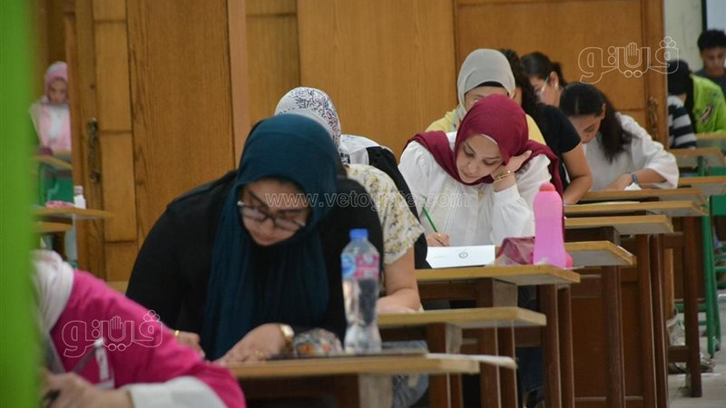 قبل دخول اللجنة بساعات، أخطاء في ليلة الامتحان تهدد تركيز طالب الثانوية العامة
