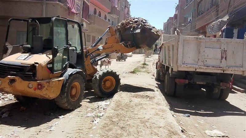 رفع 148 طنًا من المخلفات بقرى صدفا في أسيوط