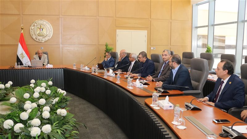 وزير الكهرباء يبحث خطط الاستفادة من الدراسات العلمية لدعم وتقوية الشبكة