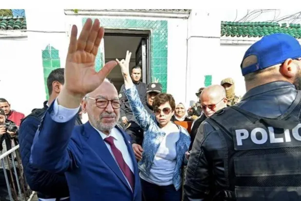 محكمة تونسية تقضي بسجن زعيم حركة النهضة راشد الغنوشي مدى الحياة