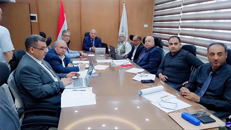 وكيل التعليم بالفيوم يتابع امتحانات الثانوية العامة من غرفة العمليات (صور)