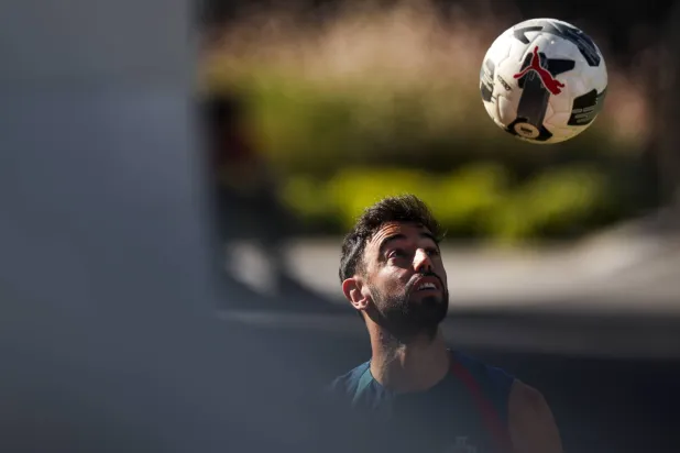 ثلاثي آرسنال ينافس فرنانديز على جائزة لاعب العام بإنجلترا