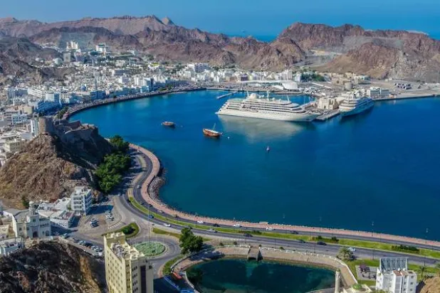 عُمان تستعيد طاقتها لتصدير النفط بعد هجوم بمسيّرة على «ميناء الفحل»