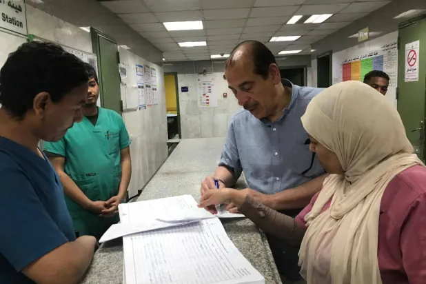 مصر: «أطباء مزيفون» يتصدرون «منصات التواصل» بنصائح «مضللة»