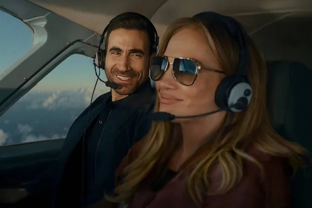 فيلم Office Romance… هبوط غير اضطراري لجنيفر لوبيز