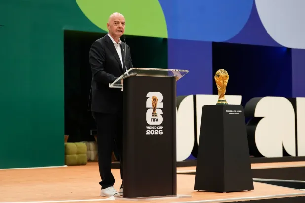 رئيس «فيفا» يحذر لوس أنجليس من «البرابرة السعداء» في كأس العالم