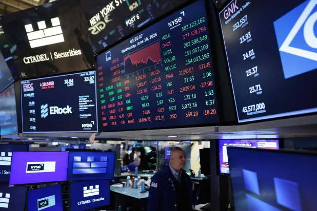العقود الآجلة الأميركية ترتفع بدعم من انتعاش أسهم التكنولوجيا