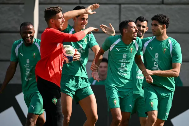 المغرب يصطدم بالبرازيل في سعيه لتكرار إنجاز «النسخة السابقة»