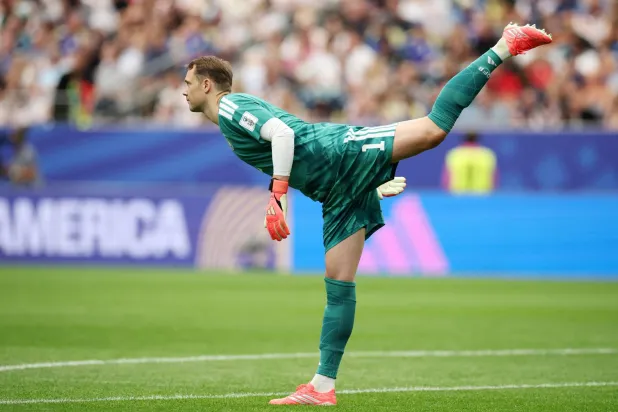 «كأس العالم»: نوير يعادل رقماً قياسياً في عودته للمشاركة مع ألمانيا