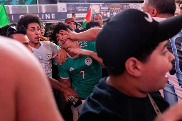 «مونديال 2026»: شجار بين جماهير الجزائر والأرجنتين يثير أزمة في نيويورك