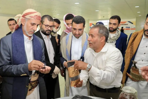 الحوثيون يسعون لترميم واجهتهم المتآكلة بحكومة جديدة