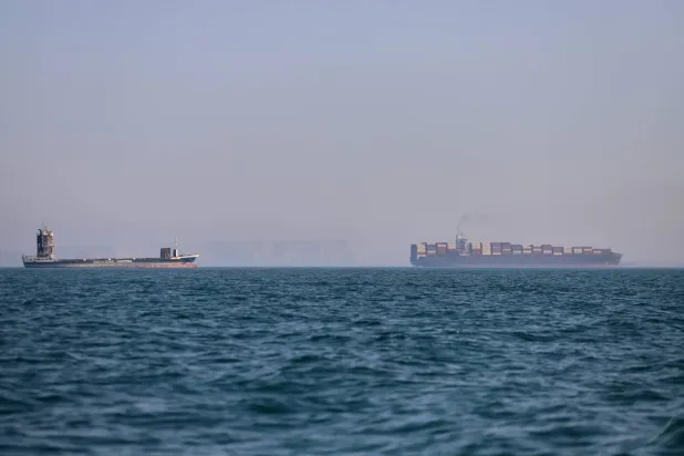 3 ناقلات عملاقة ترفع علم السعودية تعبر مضيق هرمز عقب اتفاق واشنطن وطهران