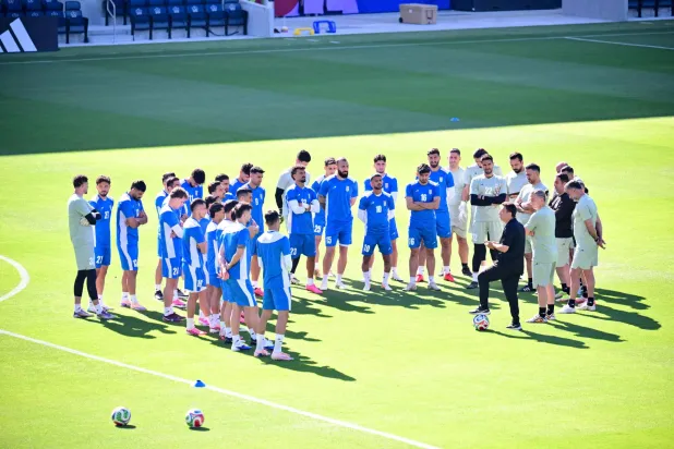 مدرب إيران: الوضع صعب… منحونا 16 ساعة للاستعداد لـ«بلجيكا»