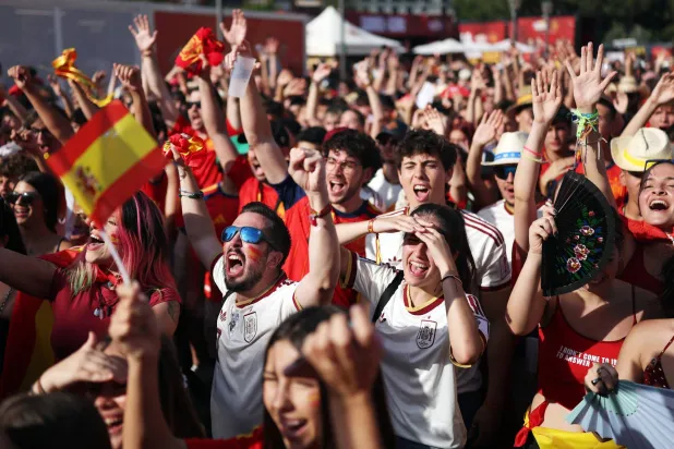مدريد تلغي العرض الجماهيري لمباراة إسبانيا والسعودية خوفاً من الحر