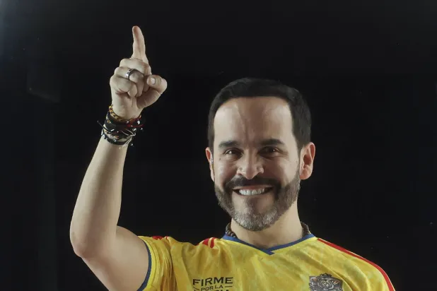 كولومبيا تنتخب دي لا إسبريلا رئيساً… وترمب يحتفي