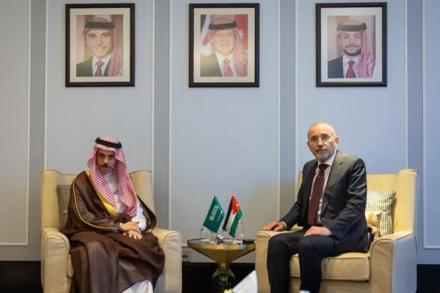 وزيرا خارجية السعودية والأردن يبحثان التطورات بالمنطقة