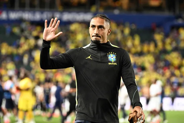 «مونديال 2026»: البرازيل تعاني على الجهة اليمنى من دون رافينيا