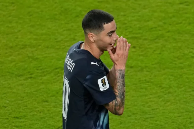 «مونديال 2026»: إيقاف ألميرون مباراة واحدة بسبب «قانون فينيسيوس»