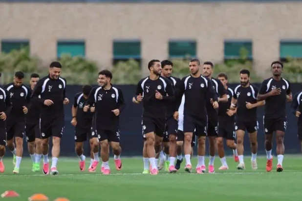 غياب محتمل للاعبين بارزين في دفاع «مصر» يؤرق حسام حسن أمام إيران
