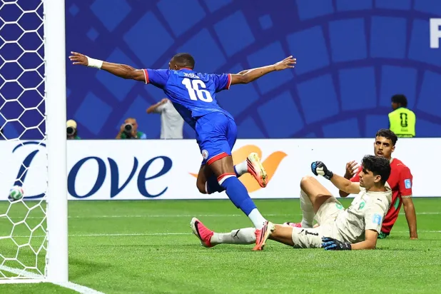 بونو يمنح هايتي أول هدف في كأس العالم منذ 52 عاماً