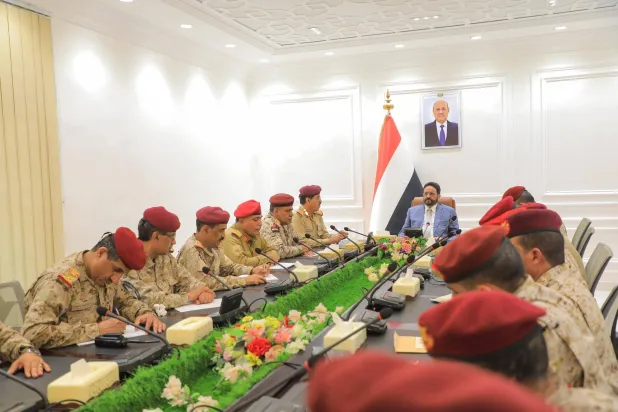 لقاءات رئاسية يمنية تناقش الاقتصاد والأمن والإدارة المحلية