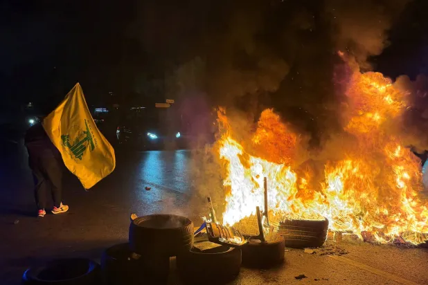 مناصرون لـ«حزب الله» يتظاهرون في بيروت احتجاجاً على الاتفاق مع إسرائيل