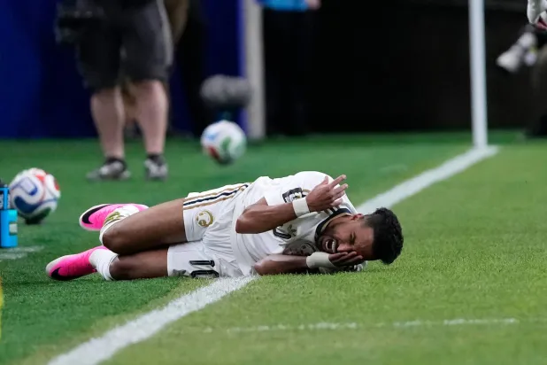 سالم الدوسري قائد المنتخب السعودي «الأقل تقييماً» أمام الرأس الأخضر