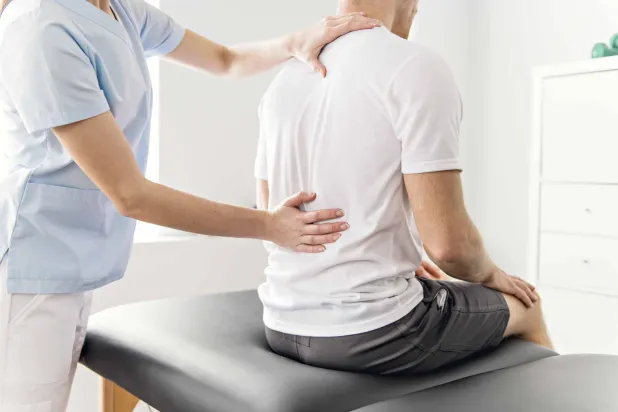 كيفية الوقاية من آلام الظهر مع التقدم في العمر