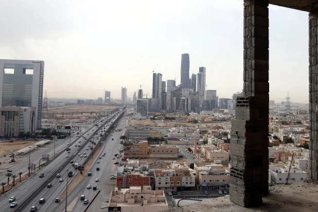 المطورون العقاريون السعوديون يبدأون ترجمة لائحة تملُّك الأجانب إلى مشاريع