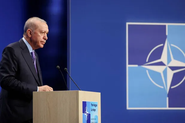 إردوغان يدعو إلى «دمج» تركيا في الهيكلية الدفاعية الأوروبية