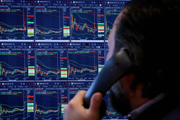 تقييمات تاريخية وموجات بيع متقطعة تذكي مخاوف «الفقاعة» في الأسواق الأميركية