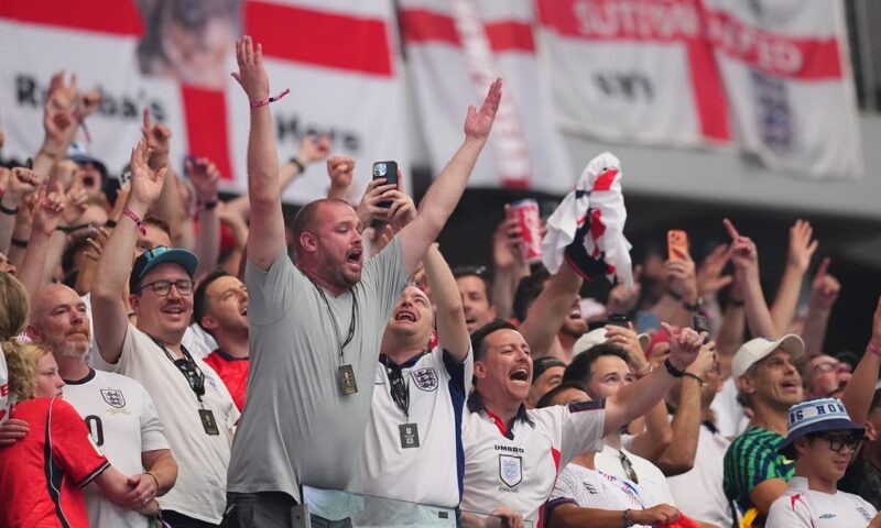 اعتقال 6 مشجعين خلال مباراة إنجلترا وكرواتيا في كأس العالم