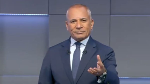 مشهد عنصري.. أحمد موسى: أمريكا فتشت منتخب السنغال ذاتي ناقص يبصموهم