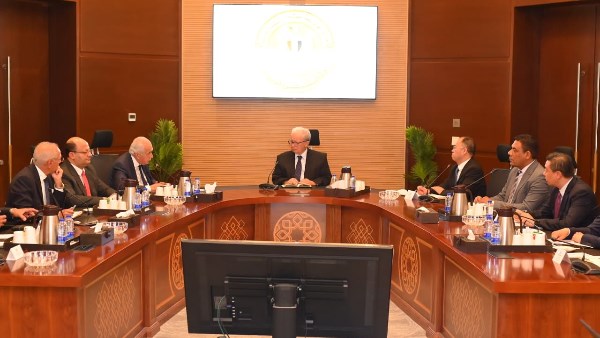 نائب رئيس الوزراء يبحث مع أكبر شركة صينية للإطارات توسعاتها الجديدة في مصر