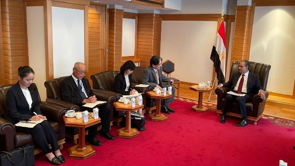 وزير الخارجية يلتقي رئيس مؤسسة اليابان لاستثمارات البنية التحتية في الخارج