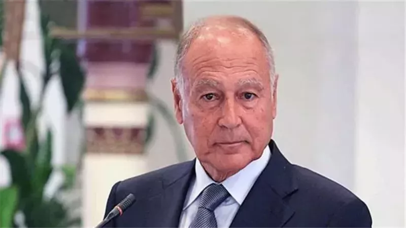 مجلس الجامعة العربية يوجه الشكر إلى أبو الغيط بمناسبة انتهاء ولايته ويرحب بتعيين نبيل فهمي أمينا عاما جديدا