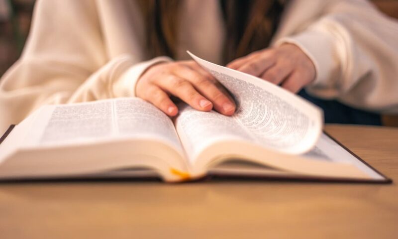 الدماغ يدمج قصص الكتب الورقية أسرع من الرقمية