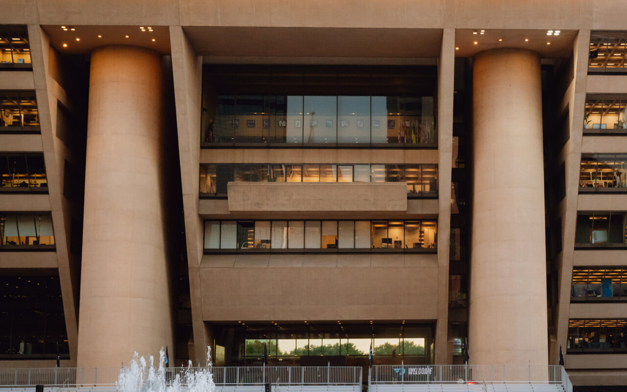Mavericks Pass on Dallas City Hall Site, Choose Valley View for New Arena