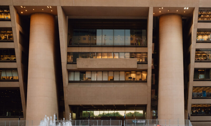 Mavericks Pass on Dallas City Hall Site, Choose Valley View for New Arena