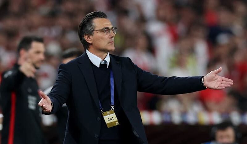 Montella sticks with experience in Turkey World Cup squad