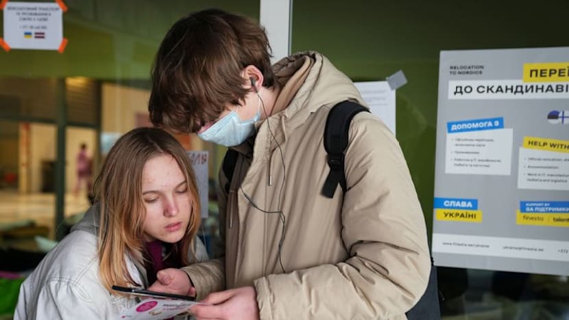 Poland to ban phones in schools, restrict access to pornography