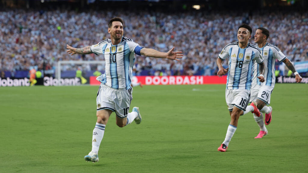 كأس العالم 2026: الأرجنتين تكتسح الجزائر 3-0… وميسي يعادل رقم كلوزو لعدد الأهداف في تاريخ البطولة