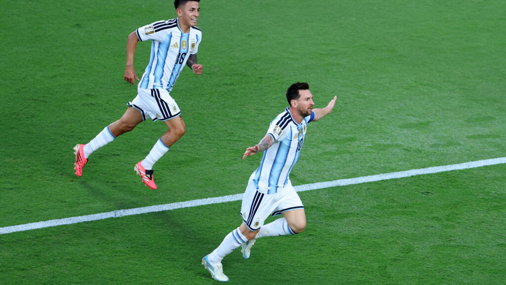 ليونيل ميسي أول لاعب في التاريخ يخوض مباريات في ست نهائيات بكأس العالم