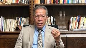 نقيب الأطباء : سعر الكشف بين 200 و300 جنيه.. والحل تحسين الخدمات لا زيادة الرسوم